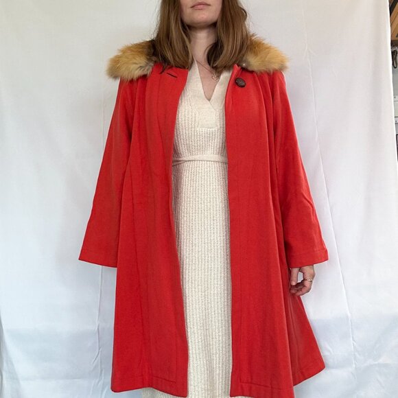 Vintage Red italian 60s swing wool coat with real fur collar S/M - Picture 1 of 9